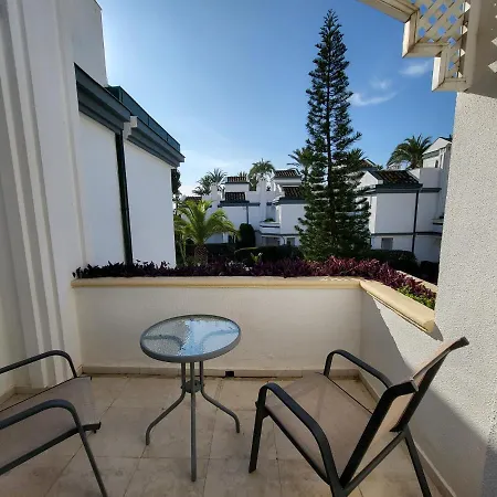 Luxury Beachside Inside Secure Gated Community Сasa de vacaciones Estepona