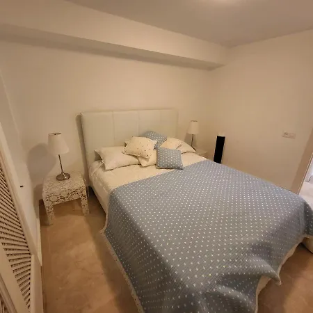 Luxury Beachside Inside Secure Gated Community *